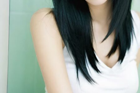AI girl with black hair wallpaper