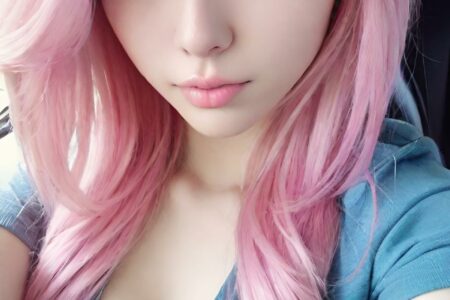 AI girl with pink hair wallpaper