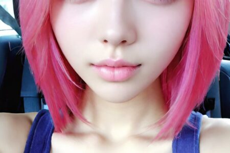 AI girl with pink hair wallpaper