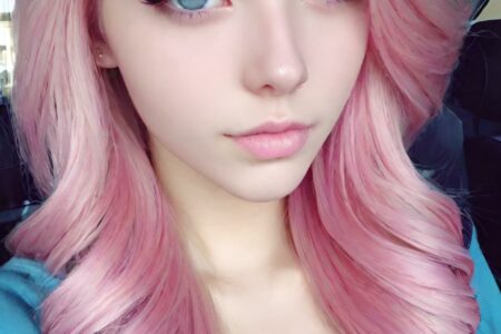 AI girl with pink hair wallpaper