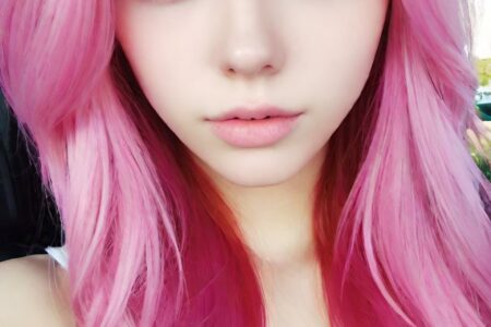 AI girl with pink hair wallpaper