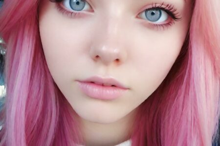 AI girl with pink hair wallpaper